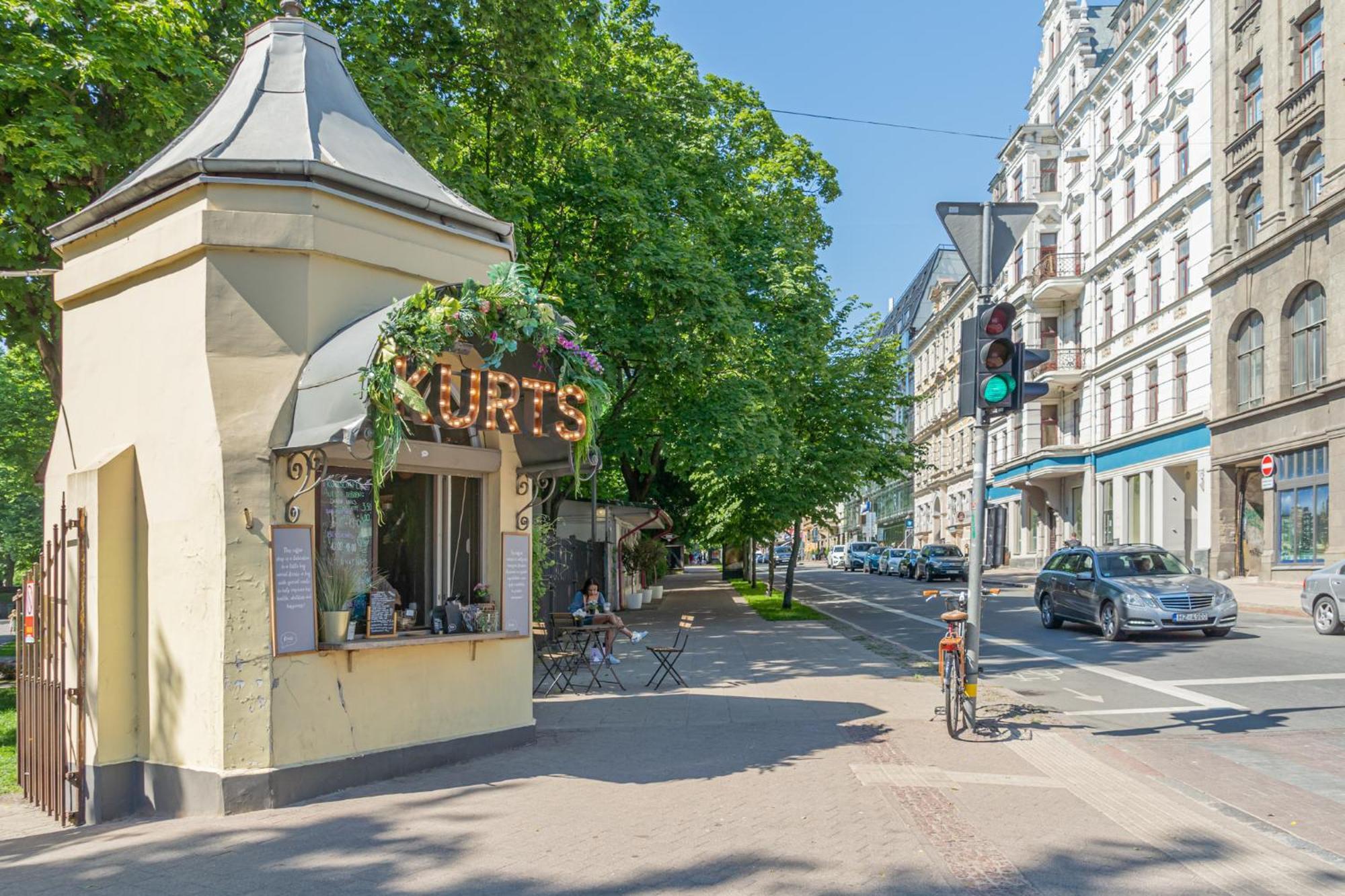 Prestigious Former Library Apartment - Perfect Location Riga Bagian luar foto